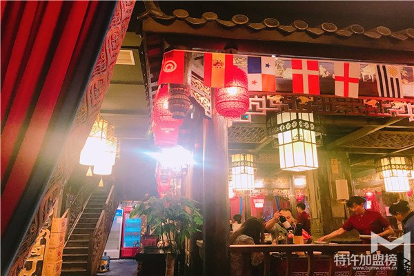 开袁老四老火锅店加盟费用多少钱？