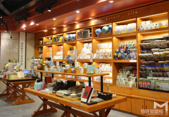 乡镇适合做什么？开个潮尚优品十元店怎么样？
