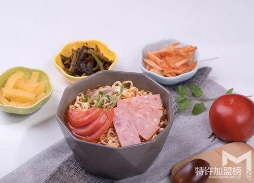 庐百味一根面加盟出餐快速，一日三餐都盈利<