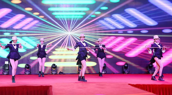 2019冠一集团年会全体员工欢聚一堂<span>
