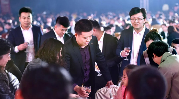 2019冠一集团年会全体员工欢聚一堂<span>
