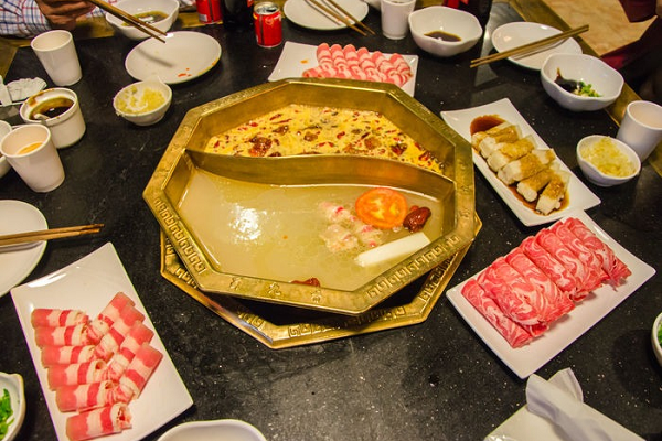今年做餐饮店还赚钱吗？每个月能有多少利润