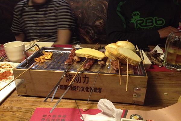 烤动力酒吧烧烤加盟资料介绍