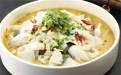 鱻小宝酸菜鱼加盟店怎么样？操作简单轻松开店
