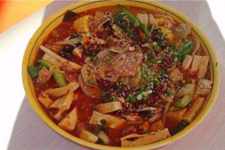 餐饮开店选什么好?小成都冒菜加盟不容错过