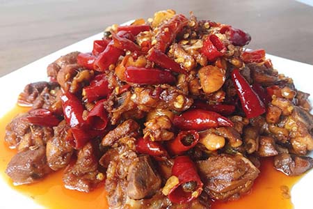 川香辣子鸡是目前众多中式快餐品牌中的佼佼者